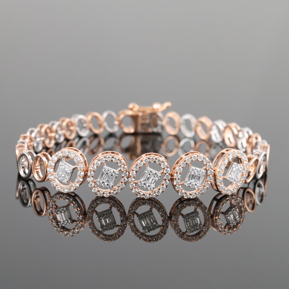18kt round design diamond bracelet