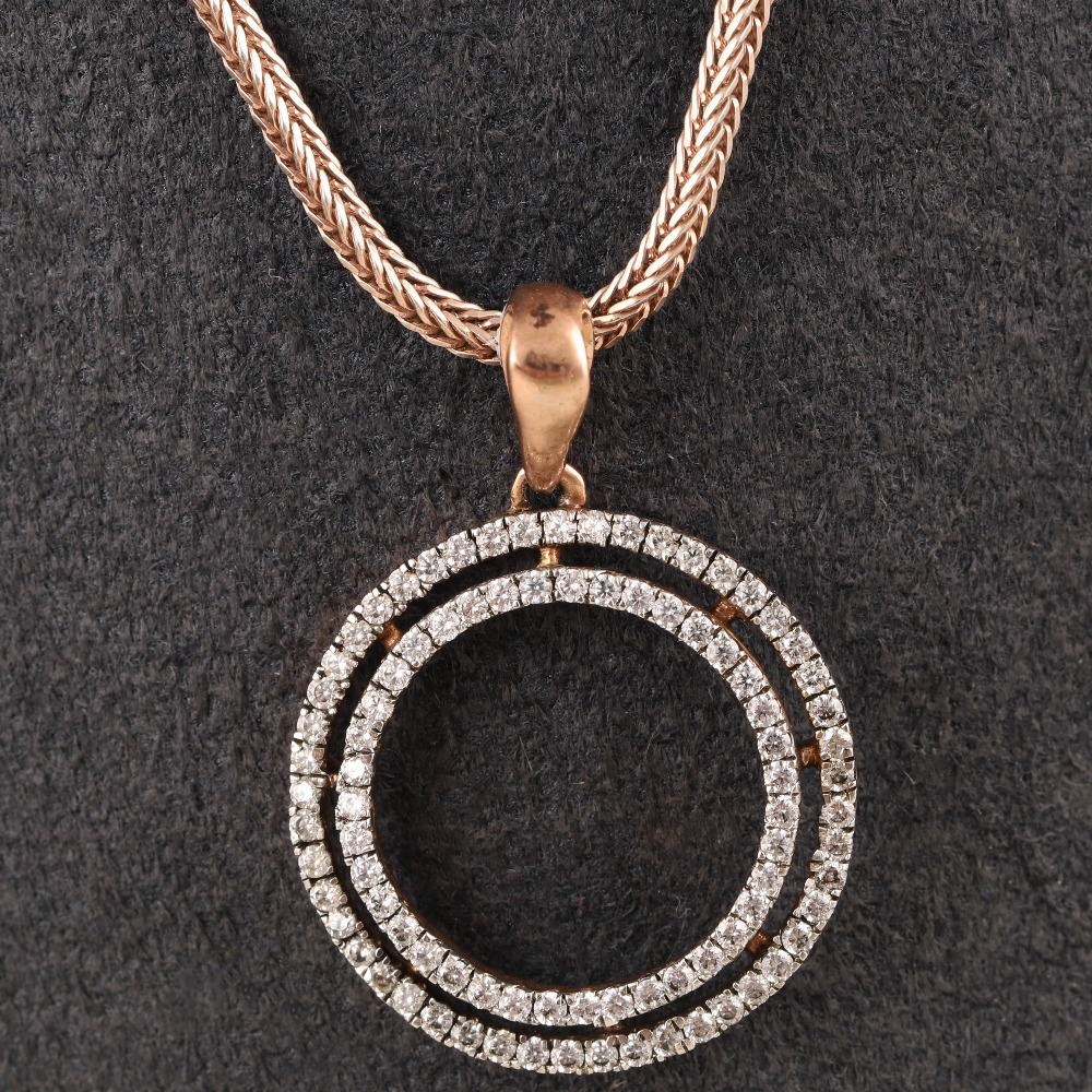 18KT Gold Elegant Diamond Pendant Set