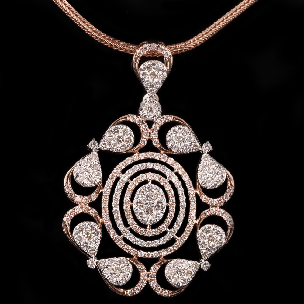 18KT Gold Delight Diamond Pendant Set