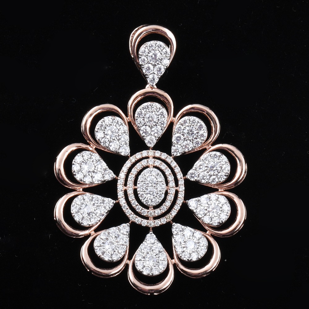 18KT Gold Royal Diamond Pendant Set