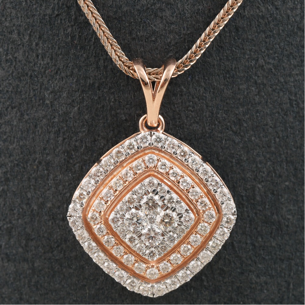 18KT Gold Delite Diamond Pendant Set