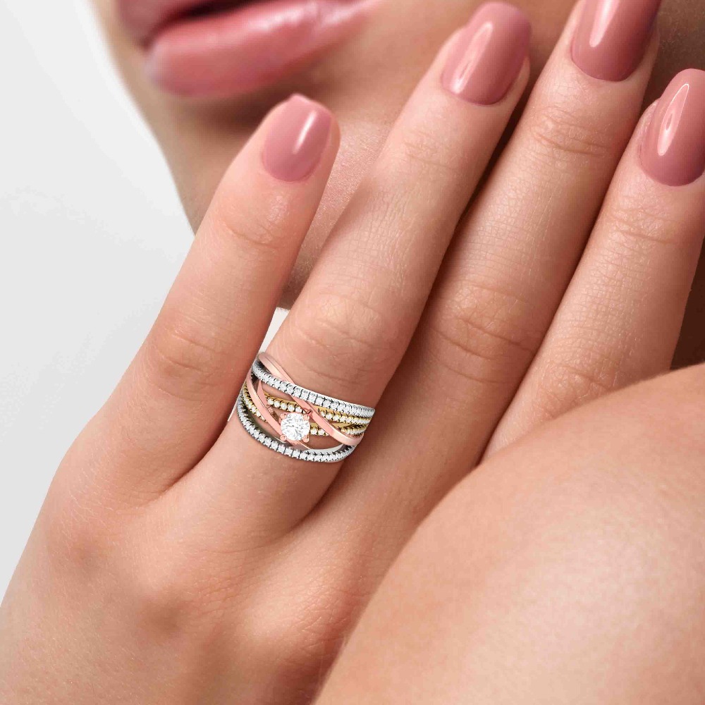18kt fancy diamond ring