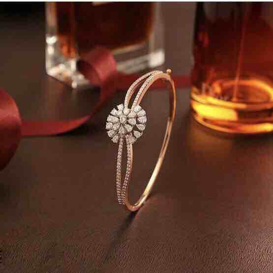 18kt Designer Bracelet