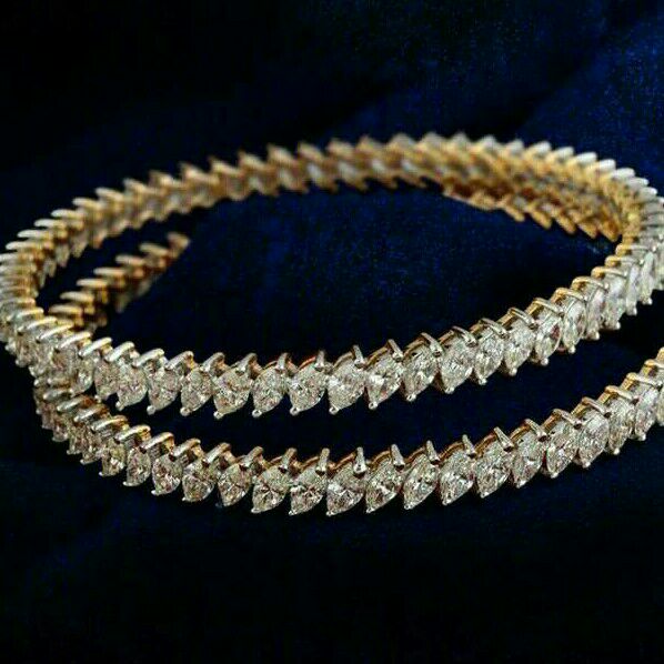 18KT Gold Zigzag Design Diamond Bangle