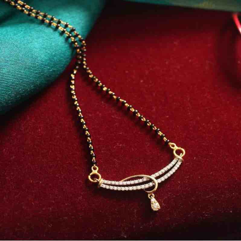 18KT Rose Gold Bridal Mangalsutra With Diamond Pendant