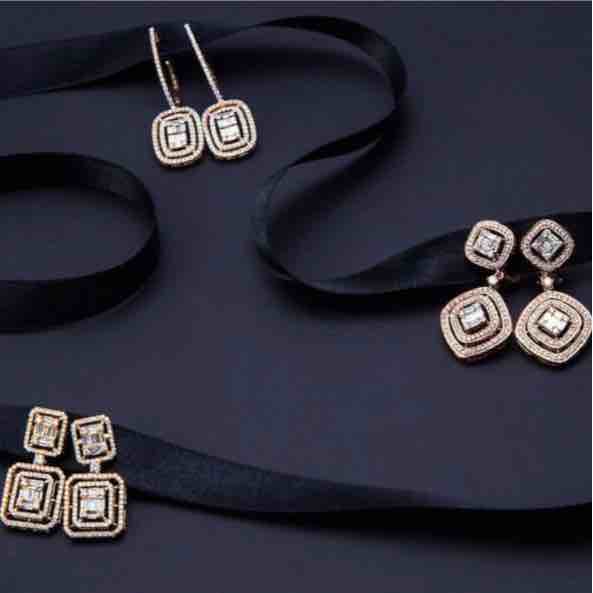 18KT Designer Bridal Real Diamond Rose Earring
