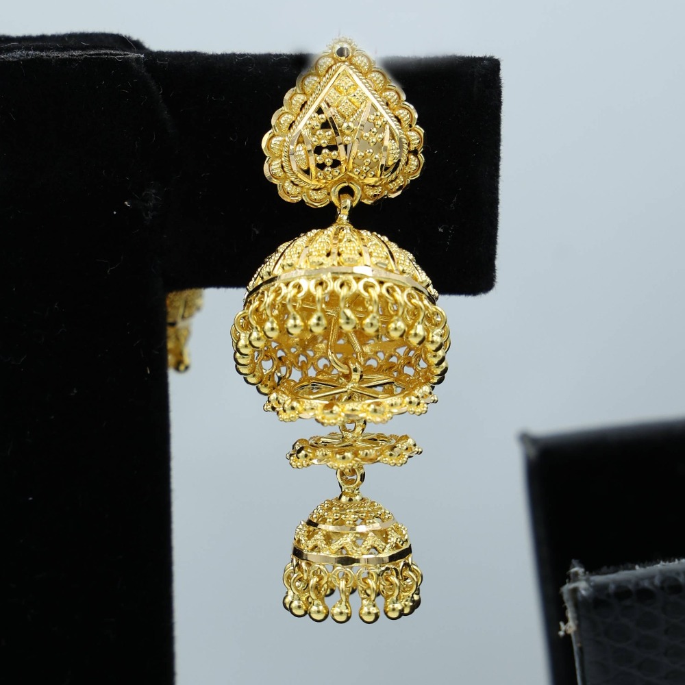 916 gold Paan shape top Earring
