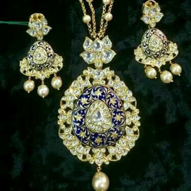 Fancy Pendant Set