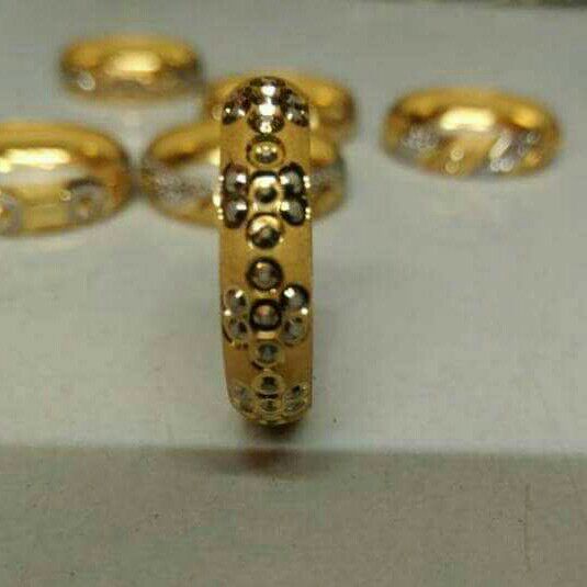 916 Gold Italian Ladies Ring