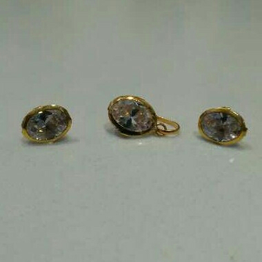 18KT Ladies Pendant Set