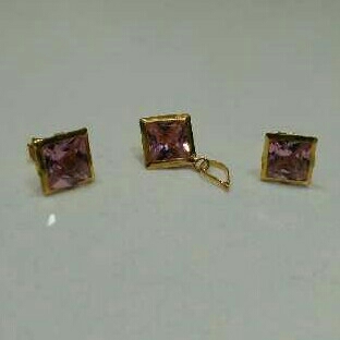 18KT Ladies Pendant Set