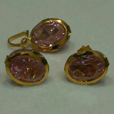 18KT Ladies Pendant Set