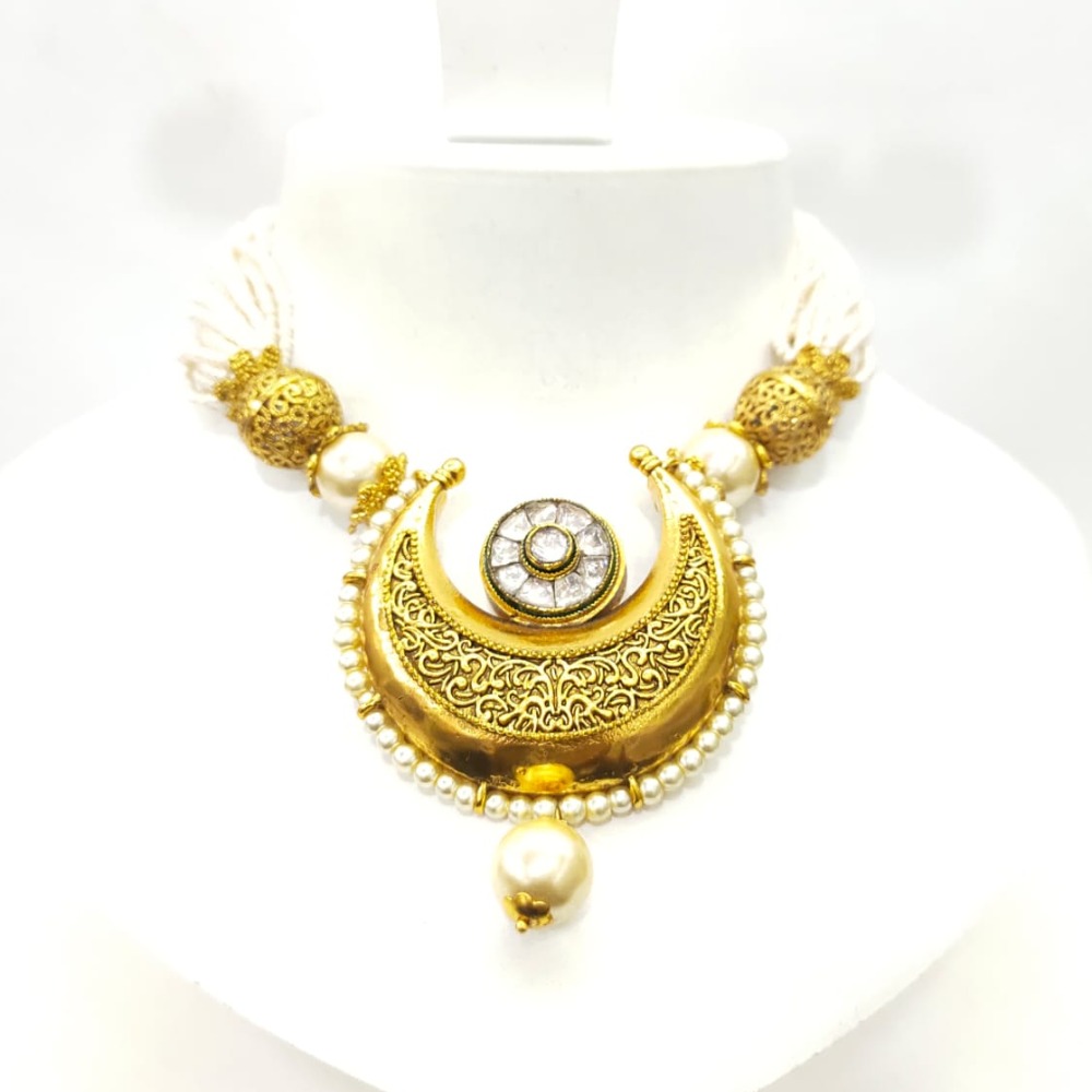 Moon style choker kundan work with hangin white moti necklace set 1429
