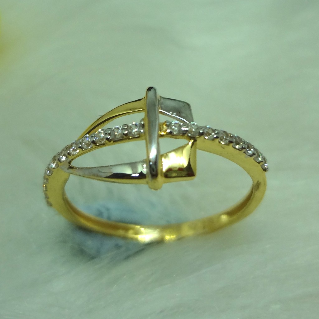 916 Gold Cz Diamond Ladies Ring