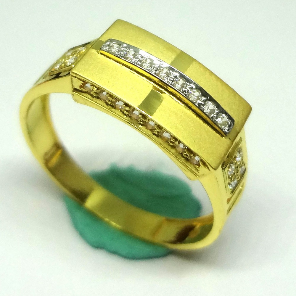 916 GOLD CZ DIAMOND SINGLE DIAMOND LINE GENTS RING