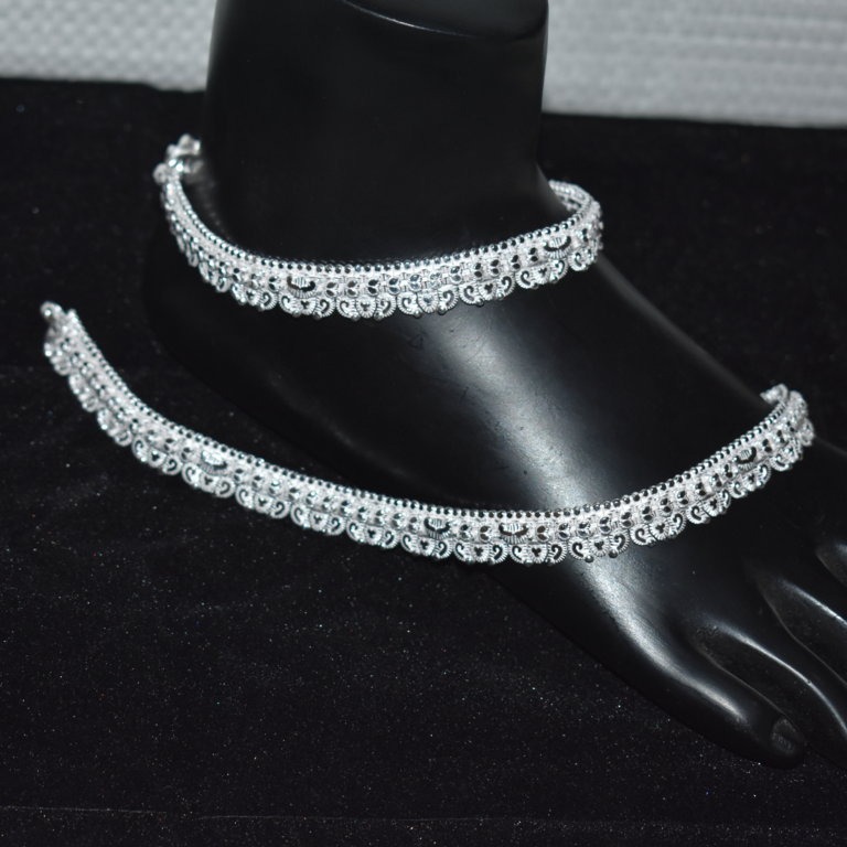 Fancy Silver D payal