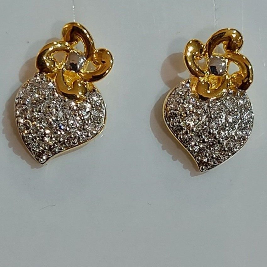 916 Gold Heart Shape Earring