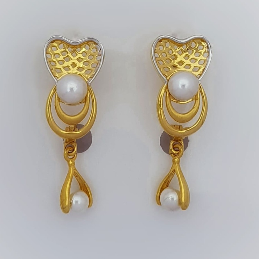 916 Gold Dazzling Pearl Earring