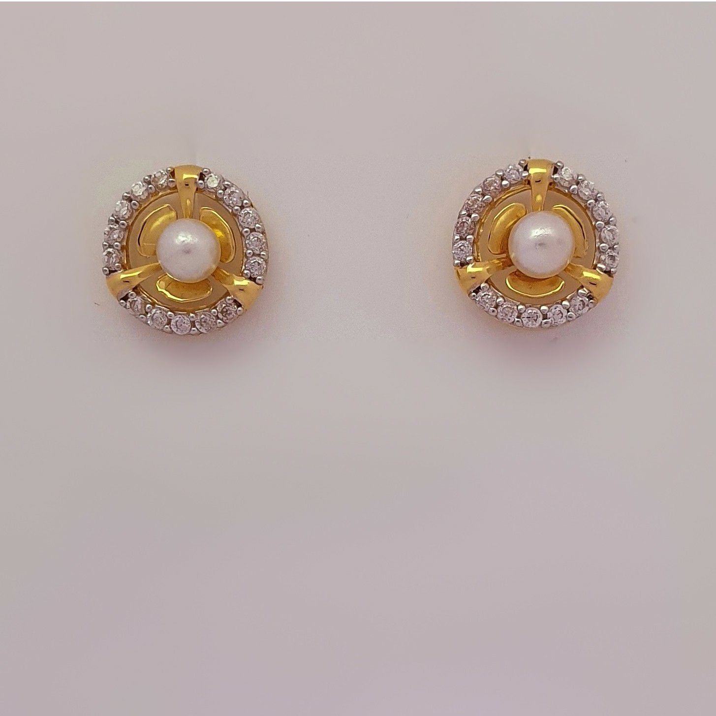 FANCY PEARL EARRING