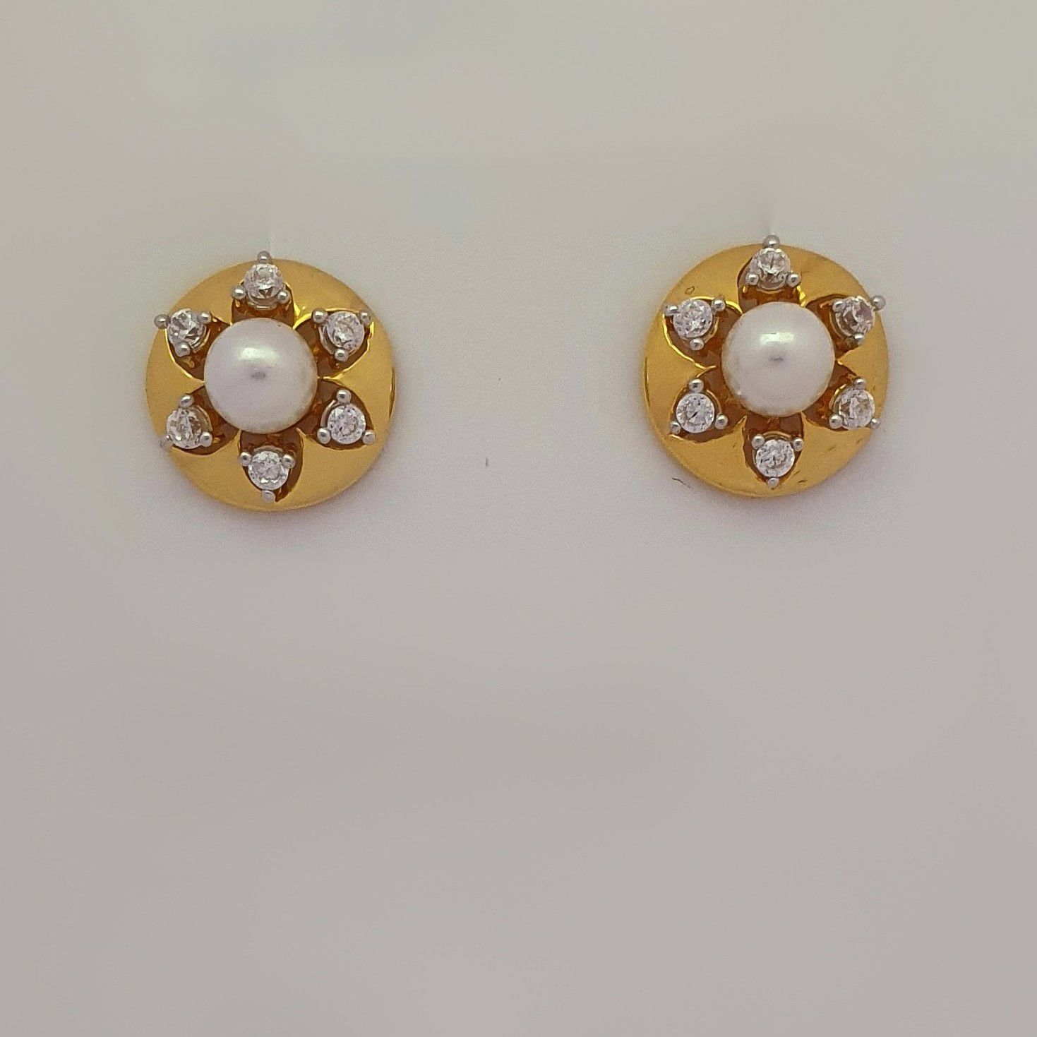 FANCY PEARL EARRING
