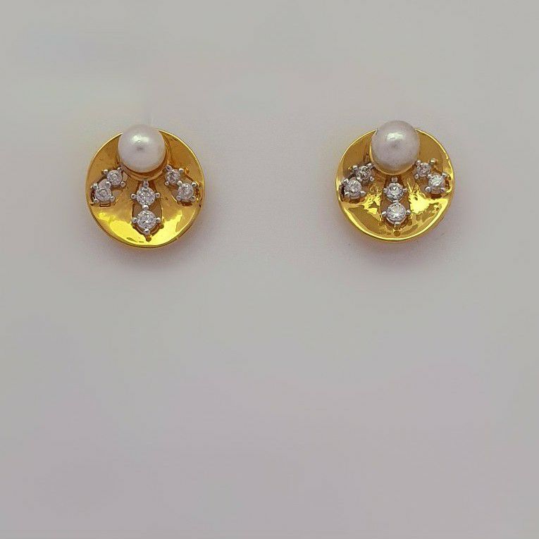 FANCY PEARL EARRING