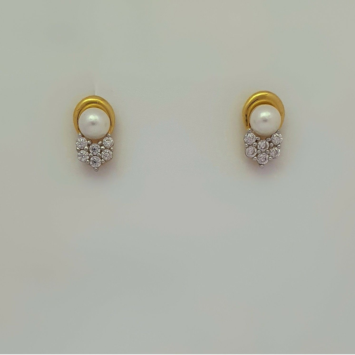 FANCY PEARL EARRING