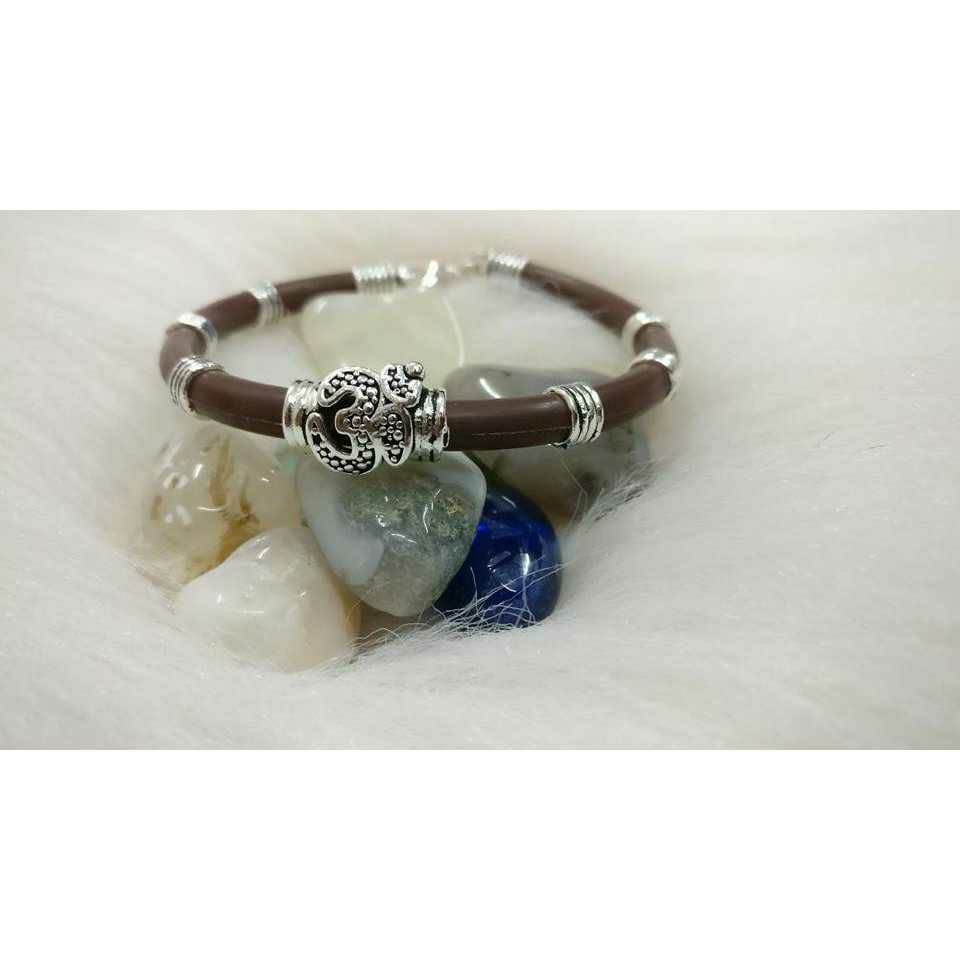 Om Oxodize Vaccum Casting Pis Writting Brown Color Rubber Bracelet Ms-2596