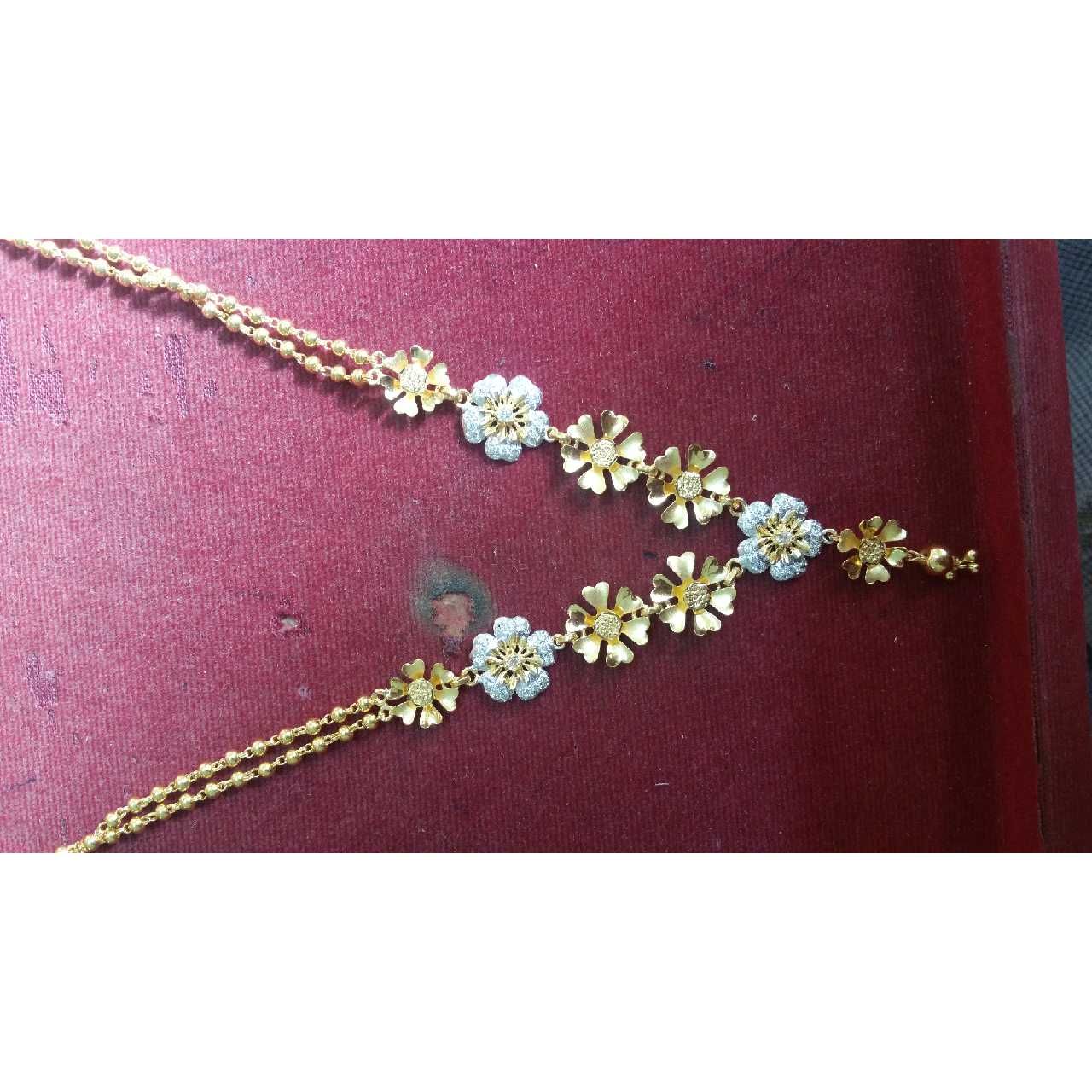 22K / 916 Gold Vertical Flower Designer Dokiya
