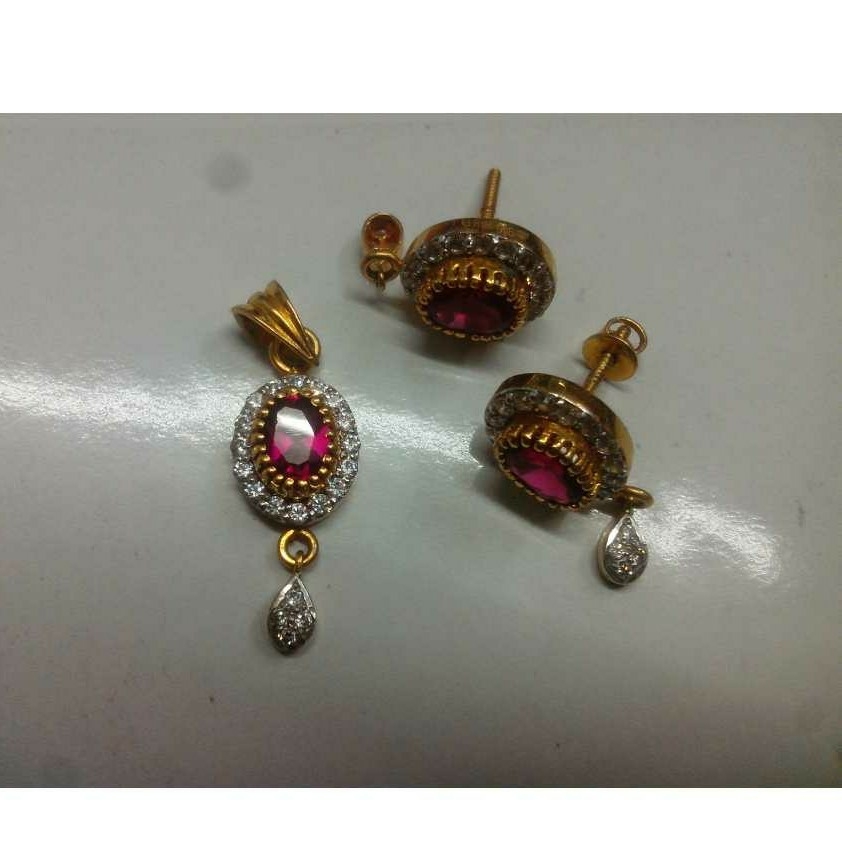 22KT Diamond Pendant Set