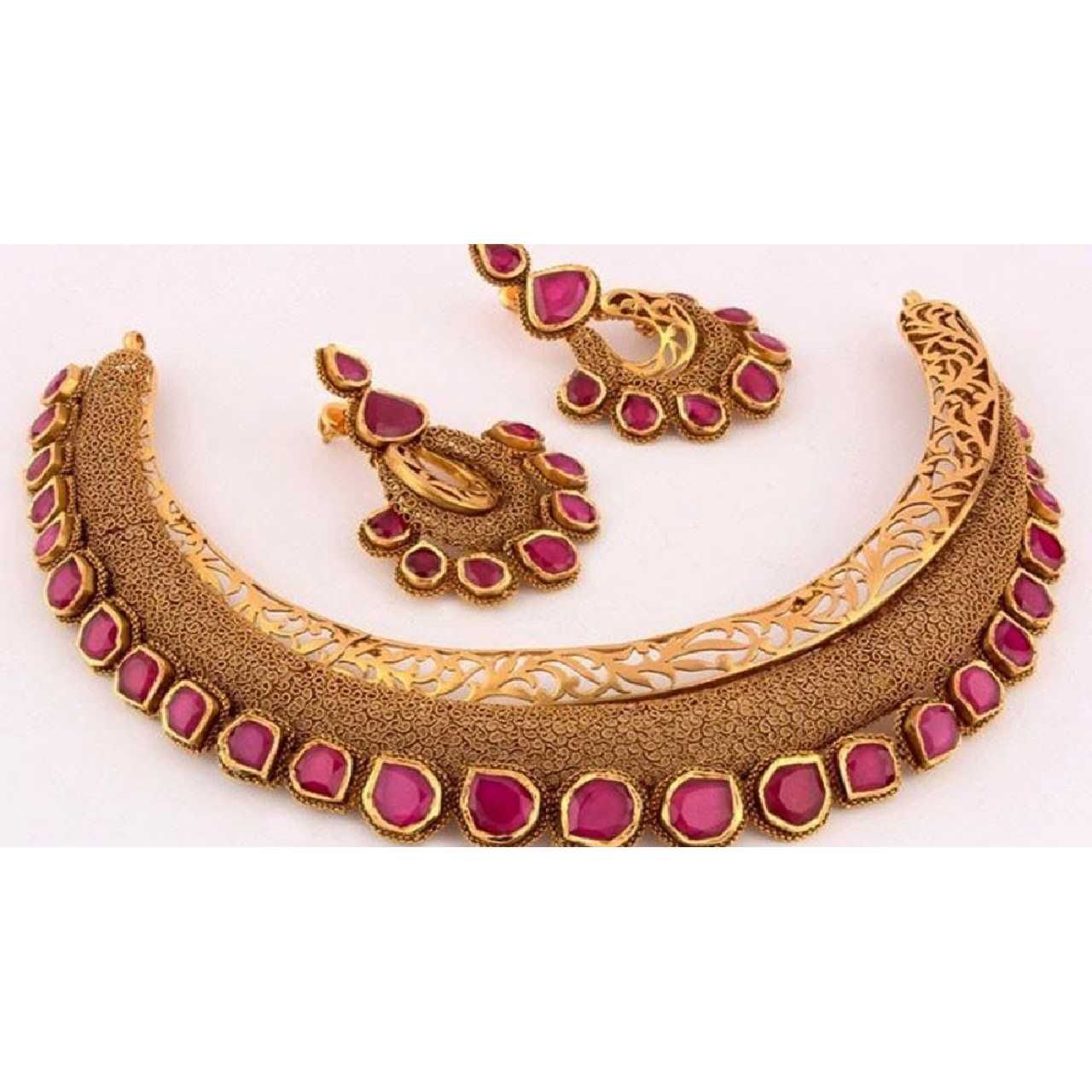 22K / 916 Gold Indian Modern Stylish Necklace Set