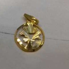 18K Gold Ladies Indian Pendants Yellow