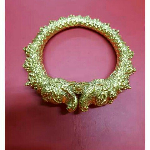 Fancy Gold Rajwadi Kada