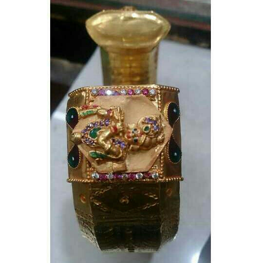 Fancy Gold Rajwadi Kada