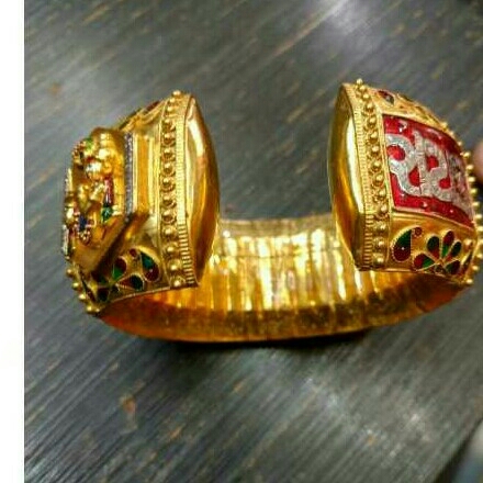 Fancy Gold Rajwadi Kada