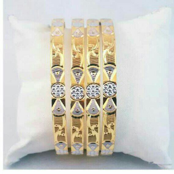 22K / 916 Gold Designer Yellow Ladies CNC Bangle