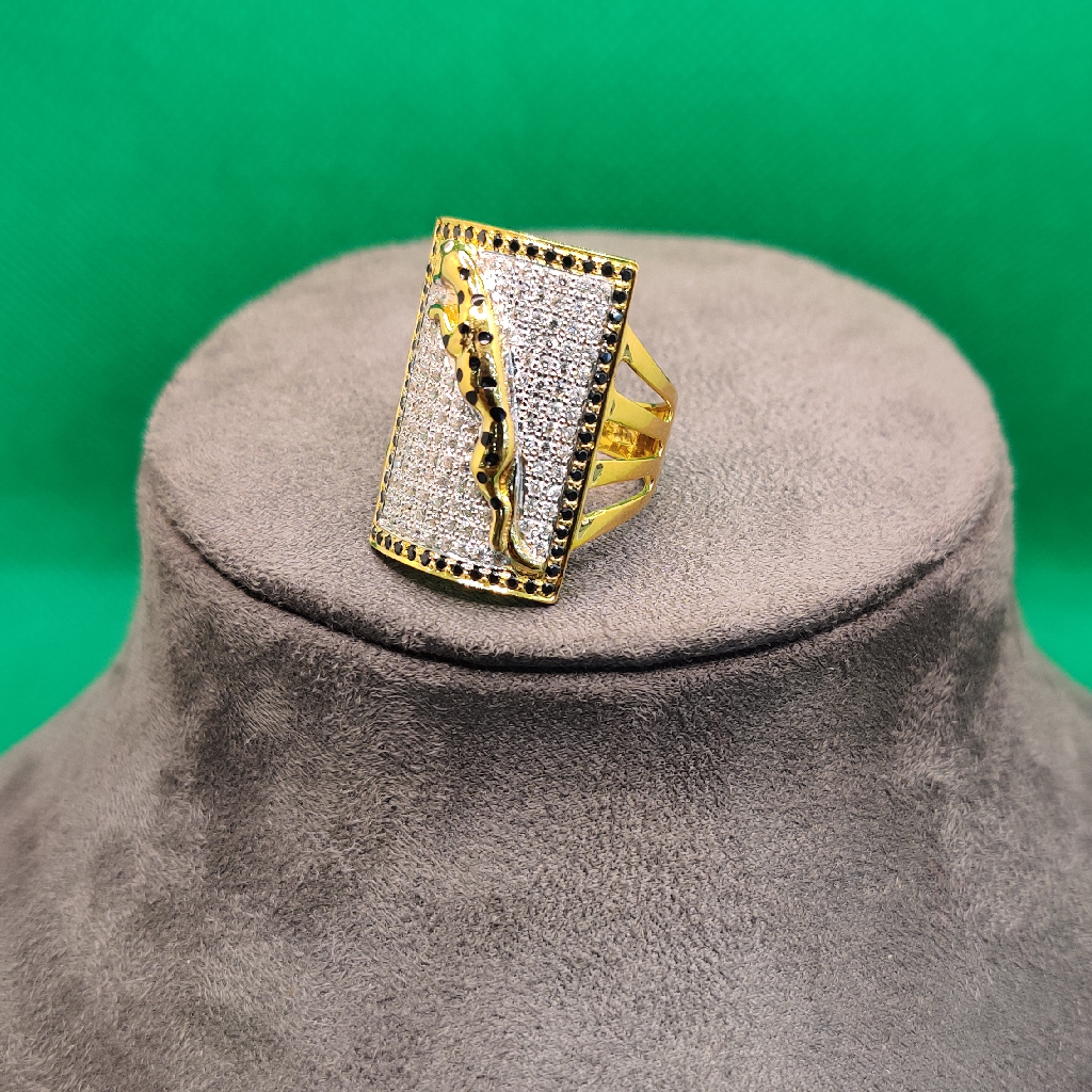 916 gold fancy Jaguar gents ring