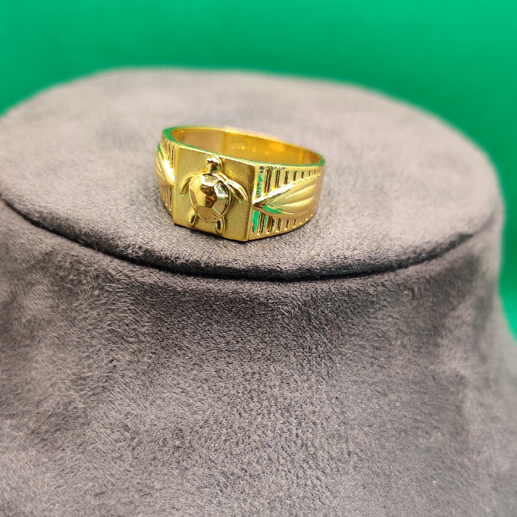 22 carat gold fancy gents ring