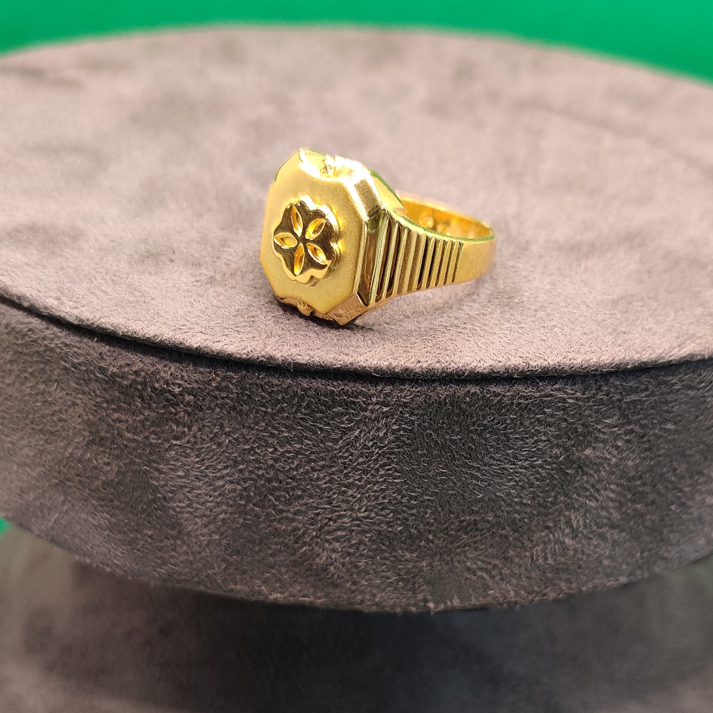 916 gold fancy gents ring