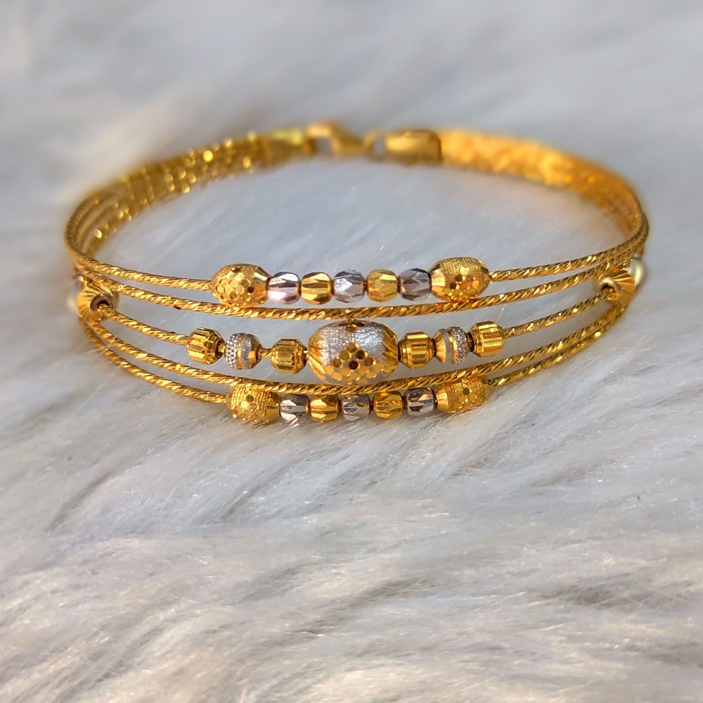 916 22 carat fancy bracelet