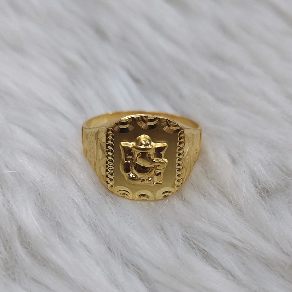 916 22 carat gents ring