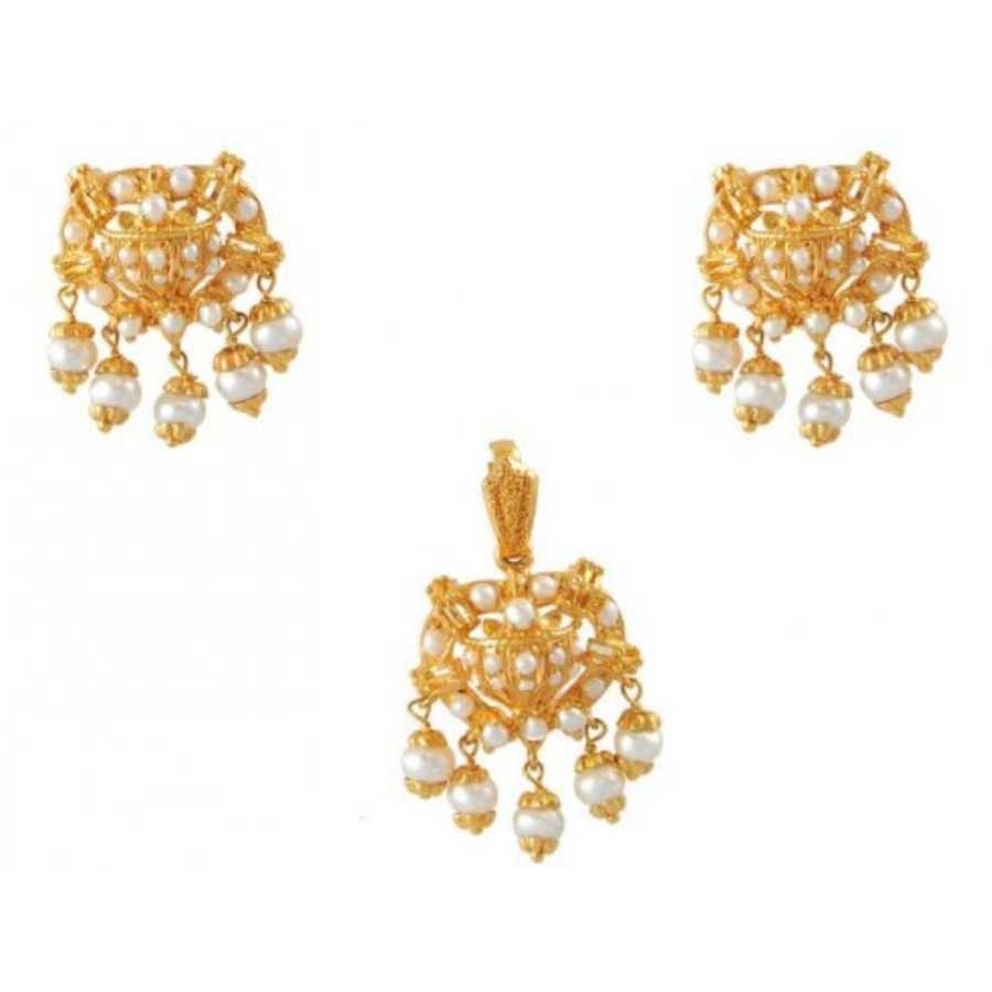 22K Gold Ladies Indian Fancy Pendant Set