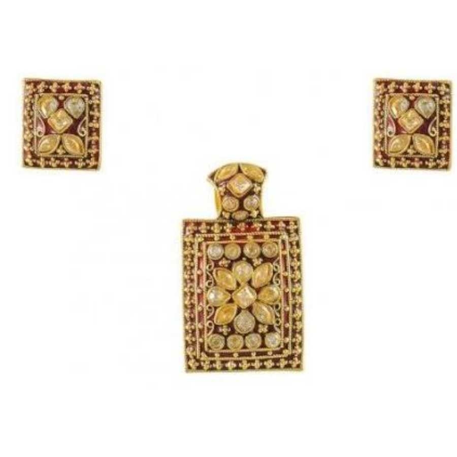 22K Gold Ladies Indian Fancy Pendant Set
