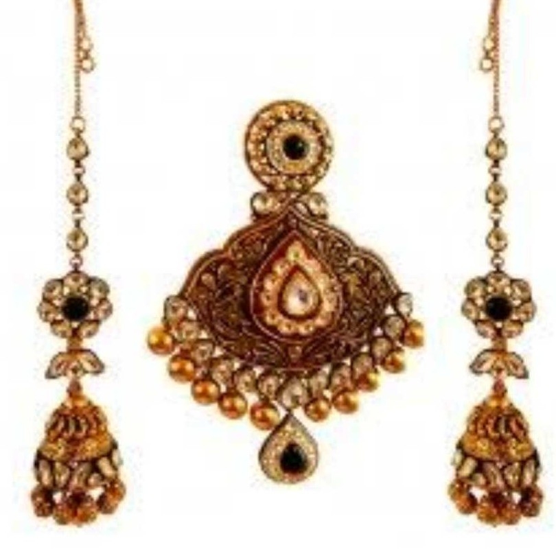 22K Gold Ladies Indian Fancy Pendant Set