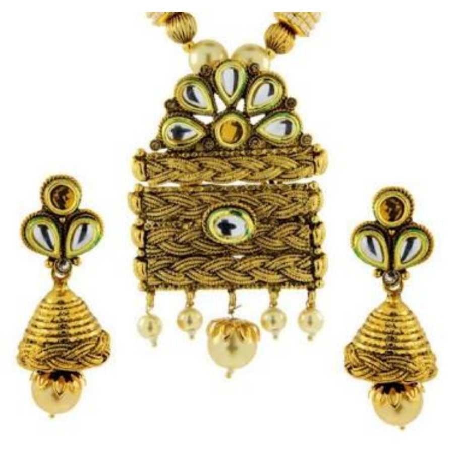 22K Gold Ladies Indian Fancy Pendant Set