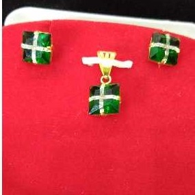 18KT Gold Ladies Indian Fancy Color Stone Earrings