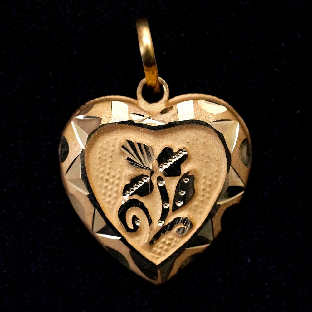 Plain pendants
