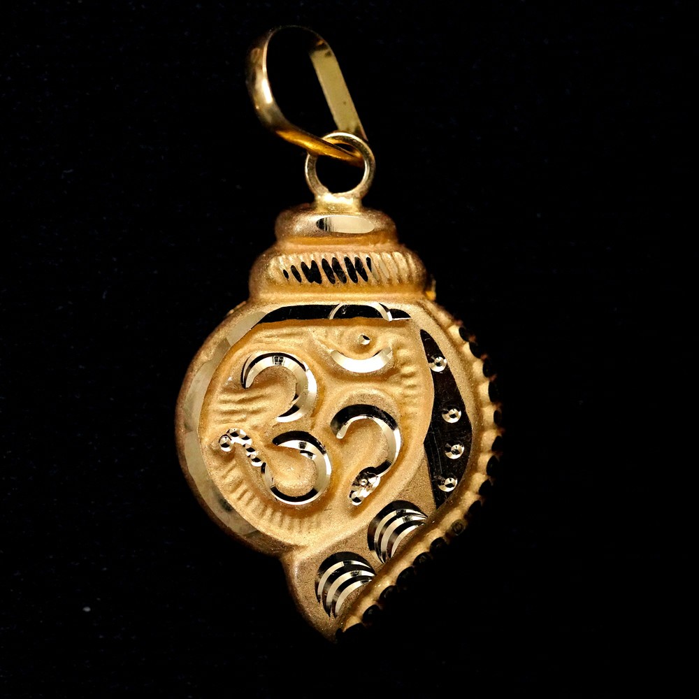 om pendants