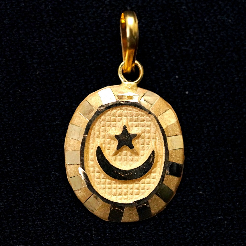 Plain pendants