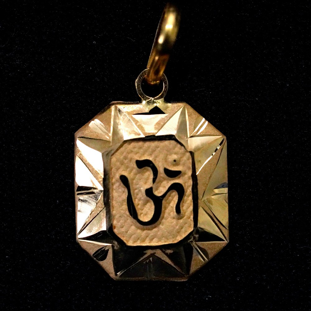 om pendant