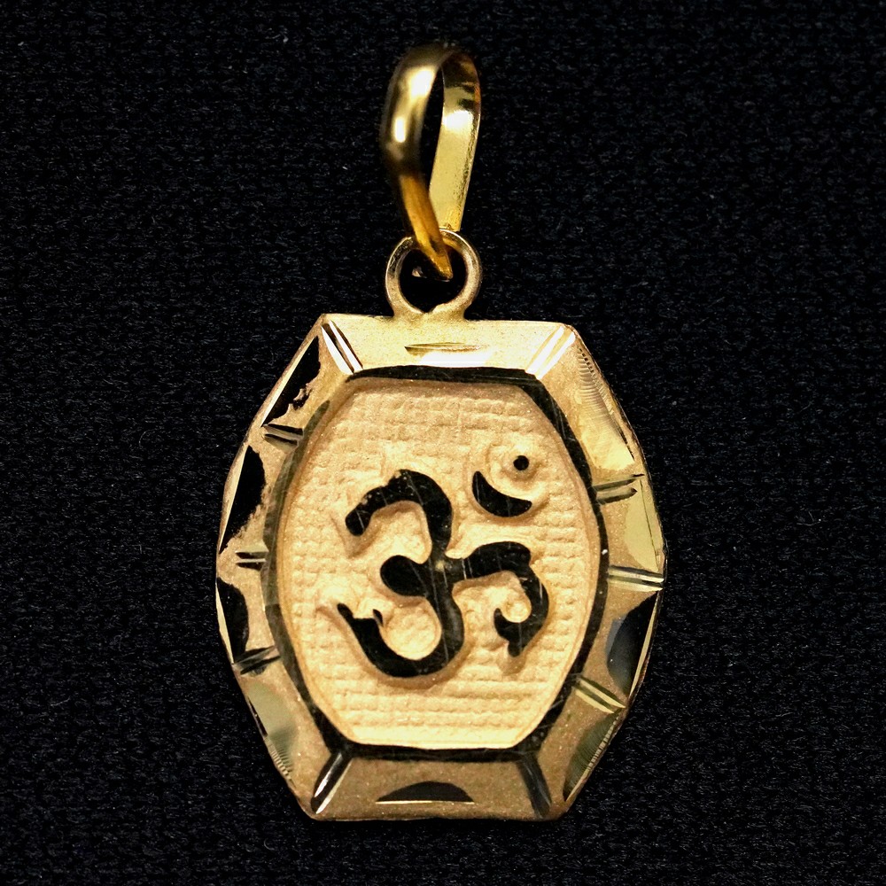 om pendant